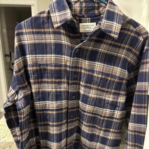 A.E.Button down flannel mems shirt